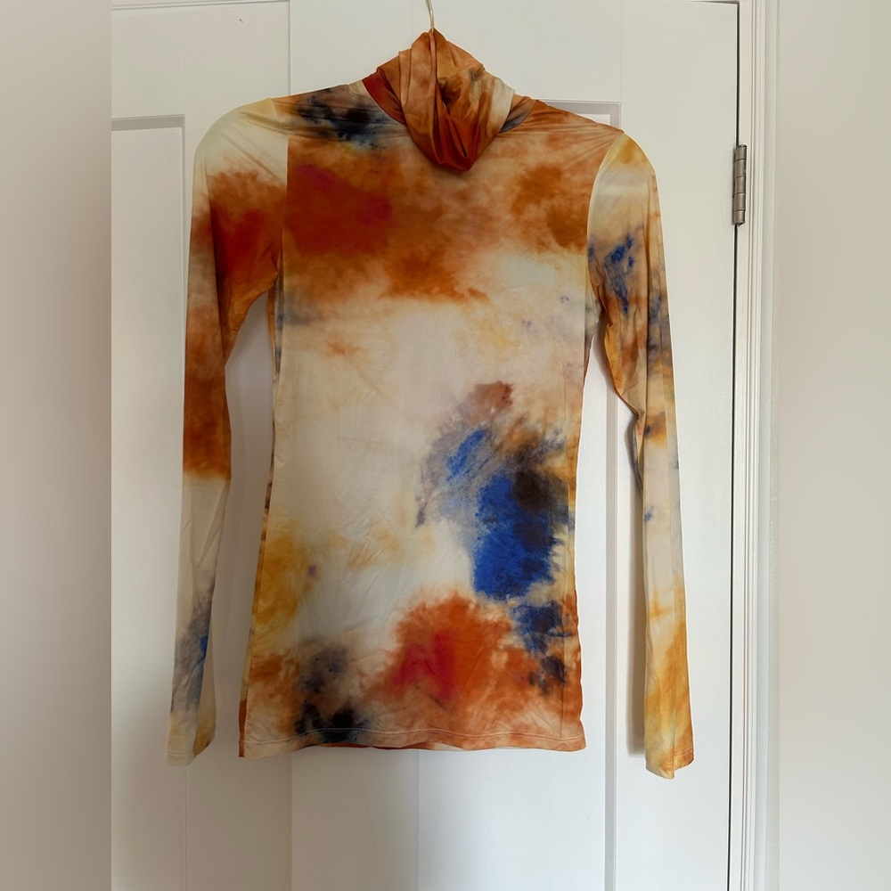 Aritzia Le Fou by Wilfred stretchy soft top. Size Small